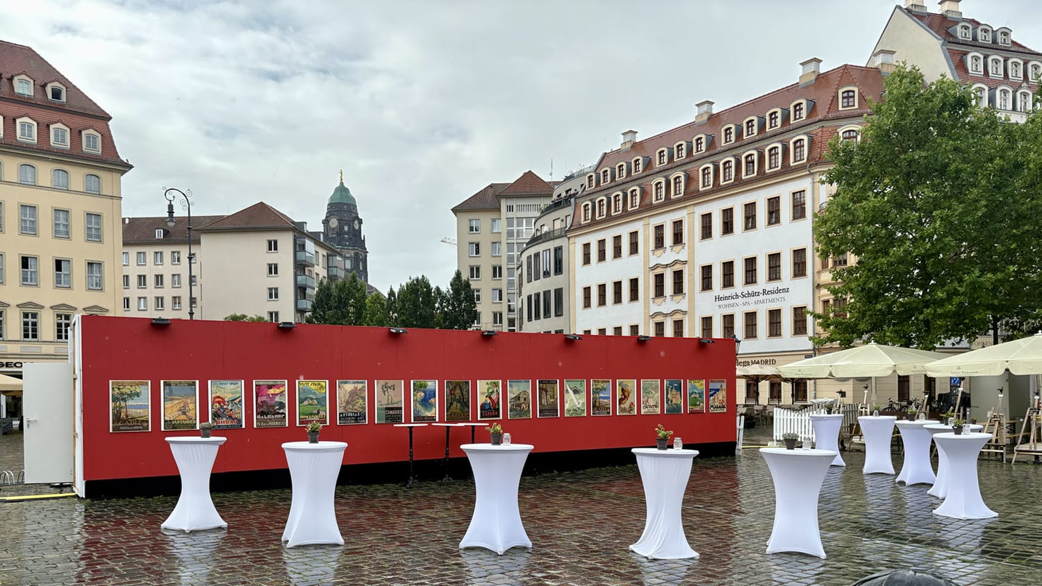 querformat-fotografie - Achim Katzberg - Würstchen mit Kartoffelsalat in Dresden - Dresden_Palais-Sommer Kopie